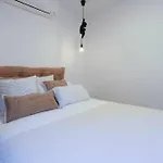 Eiffel Bridge Boutique Girona