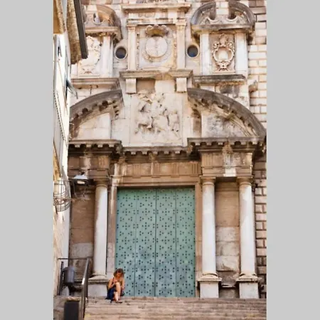 Eiffel Bridge Boutique Lägenhet Girona