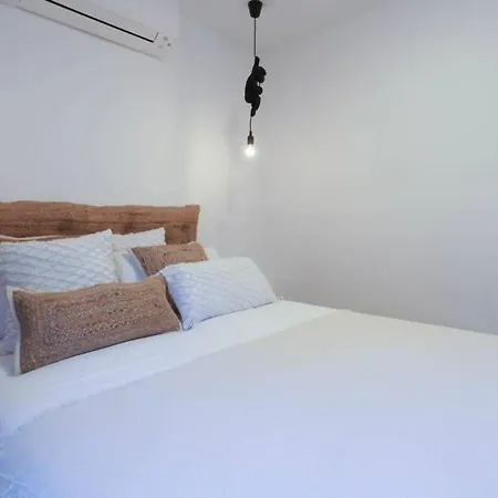 Eiffel Bridge Boutique Girona